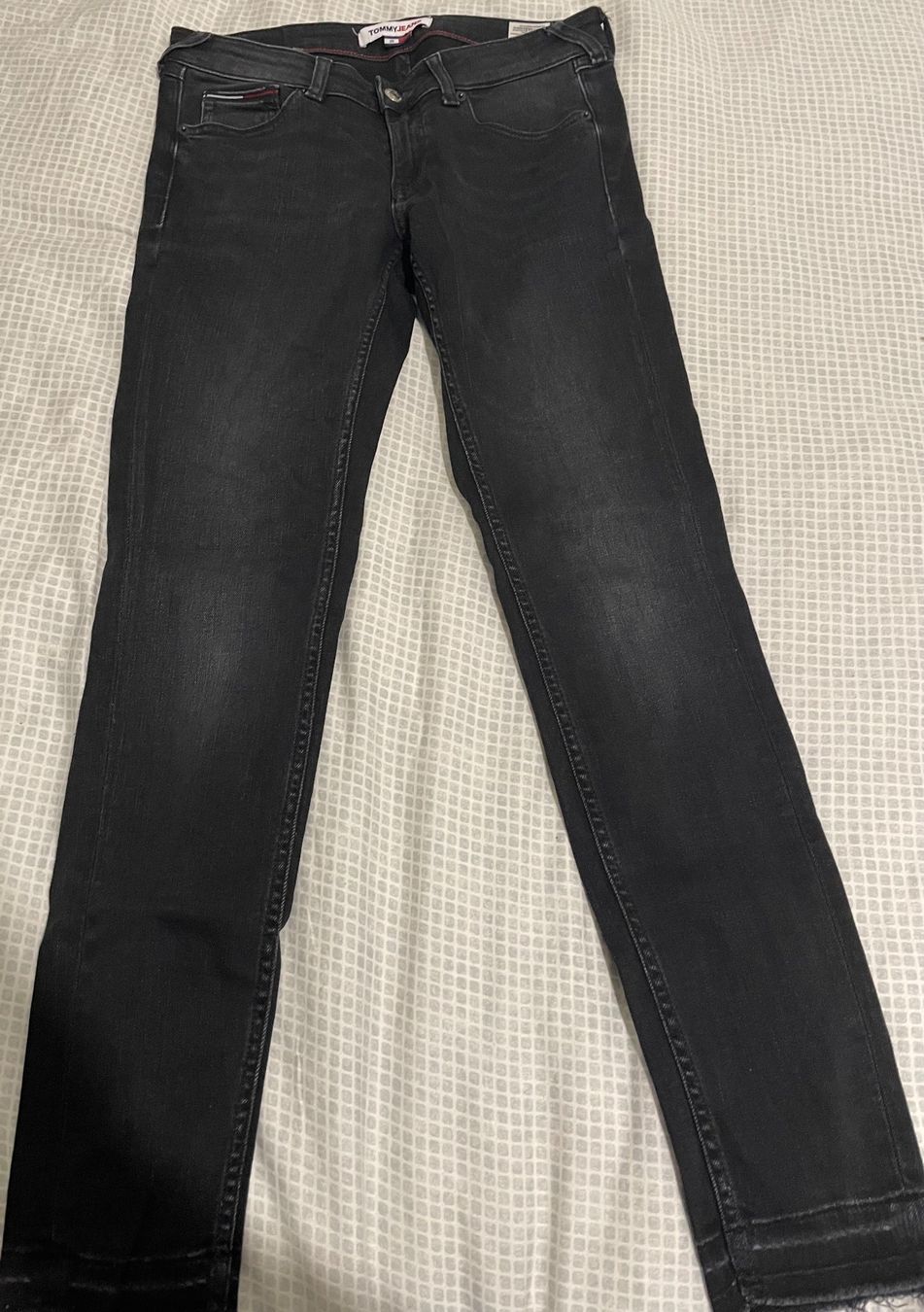 Tommy Hilfiger Jeans: Tommy Hilfilger – Gebraucht aus HORGEN von paris007 6