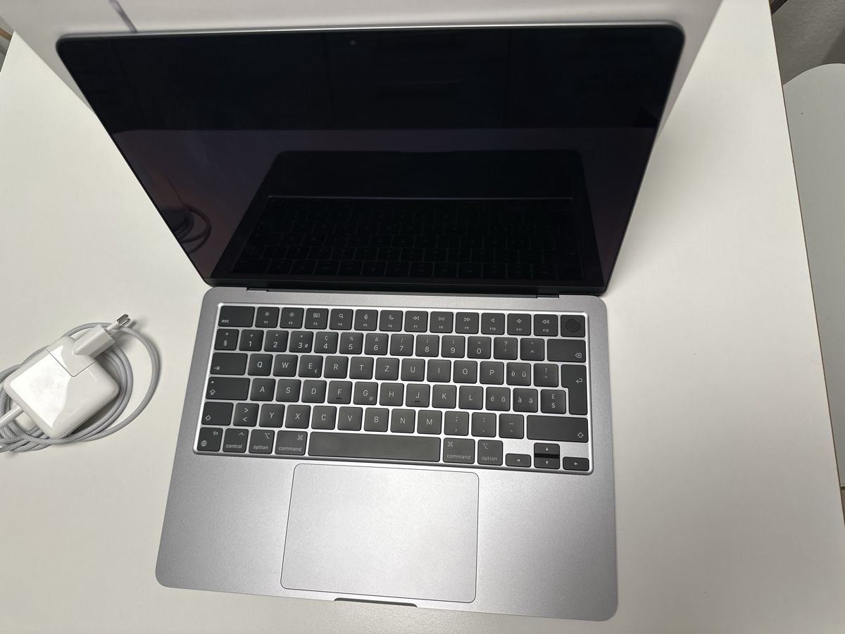Apple Notebook: Macbook Air M2 – Usato da Dielsdorf venduto da CH_SHOPPING 2