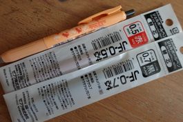 Pokémon Glumanda Stift Gel Ink Rollerball Pen inkl. Refill