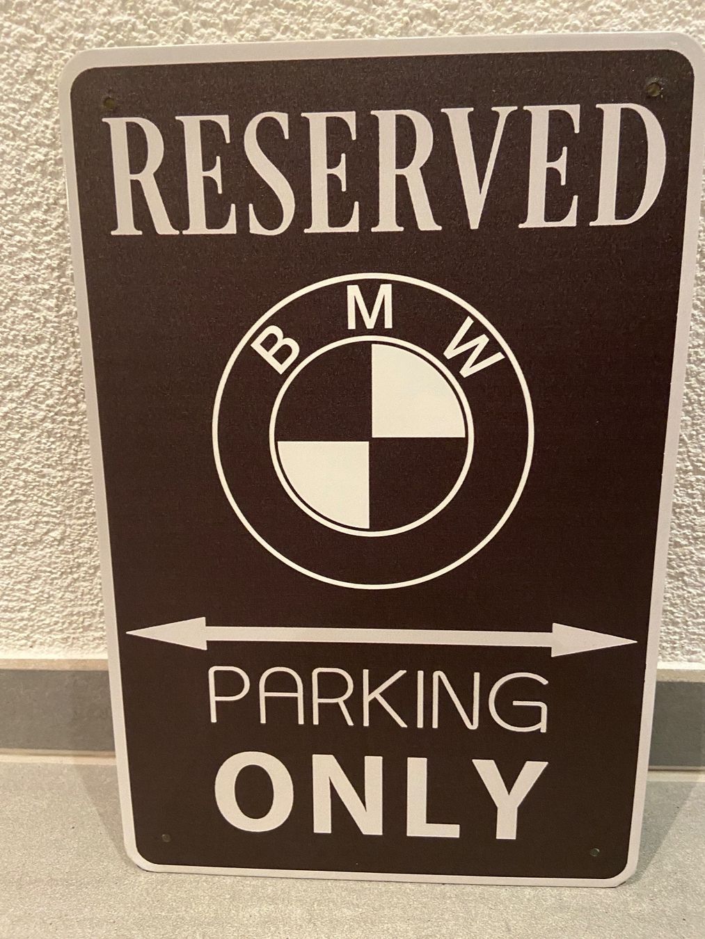 BMW Insegne: BMW PARKING ONLY SCHILD   / 1 Stück / BMW – Nuovo e nell'imballaggio originale da Seon venduto da Aaargauer01 2