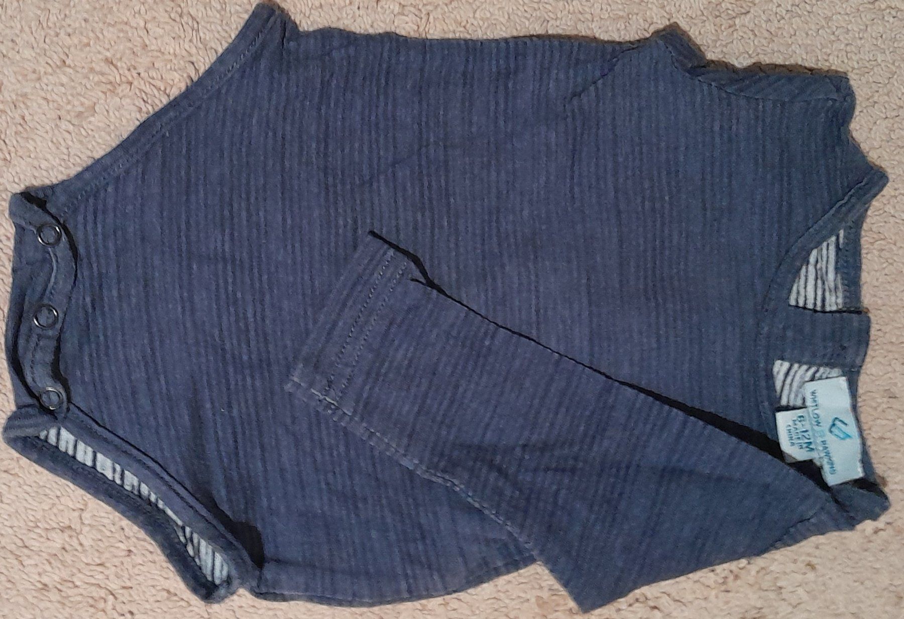 Sous-vêtements: Baby Body, 6-12 Monate, langarm – D'occasion à Zürich par cole15
