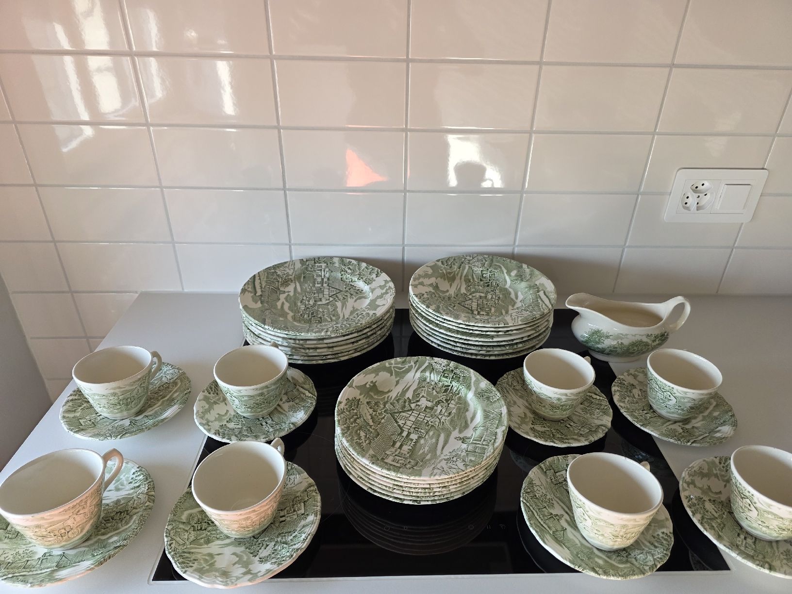 Set di piatti: Antike Englisch set (41teil) – Usato da Basel venduto da soomer 4