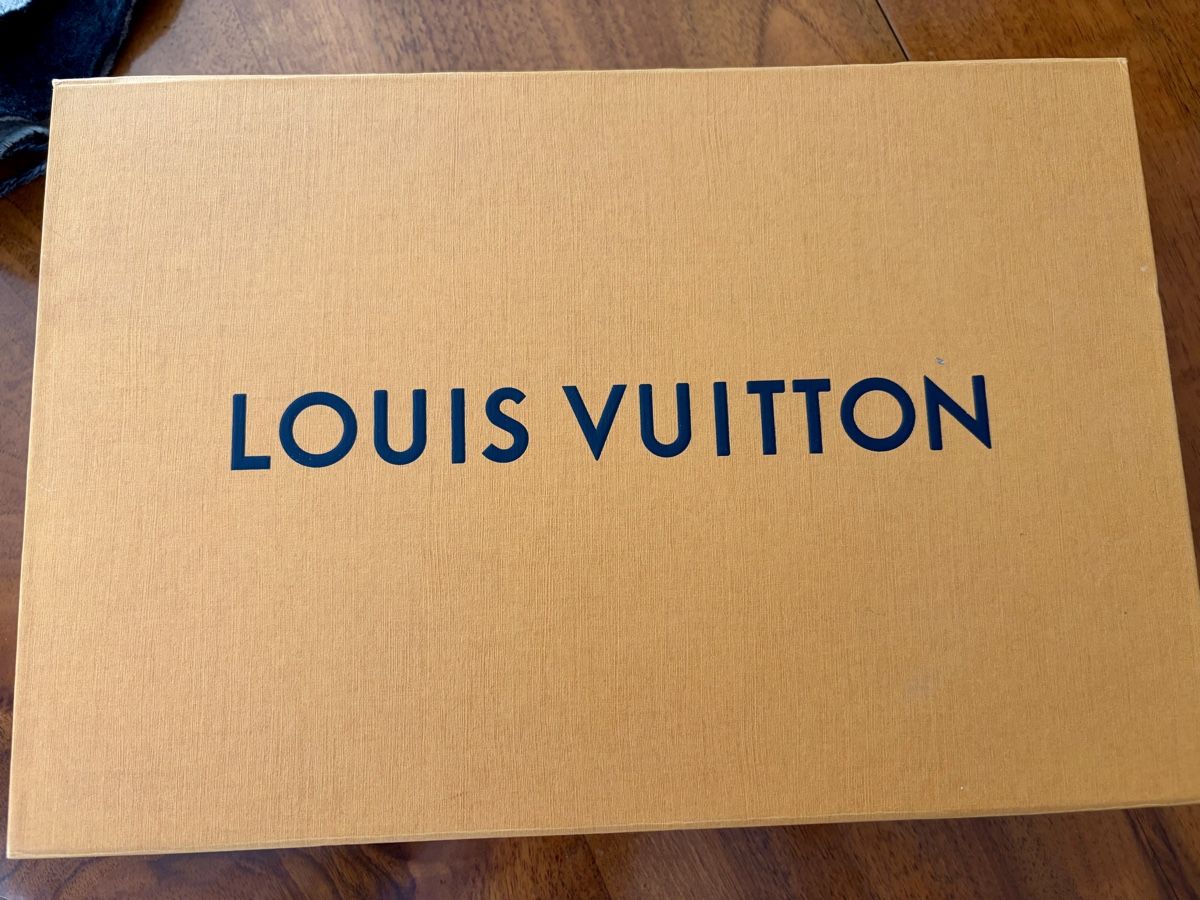 Louis Vuitton Foulards & écharpes: Louis Vuitton écharpe cachemire  – D'occasion à Le Mont-sur-Lausanne par CT70 4