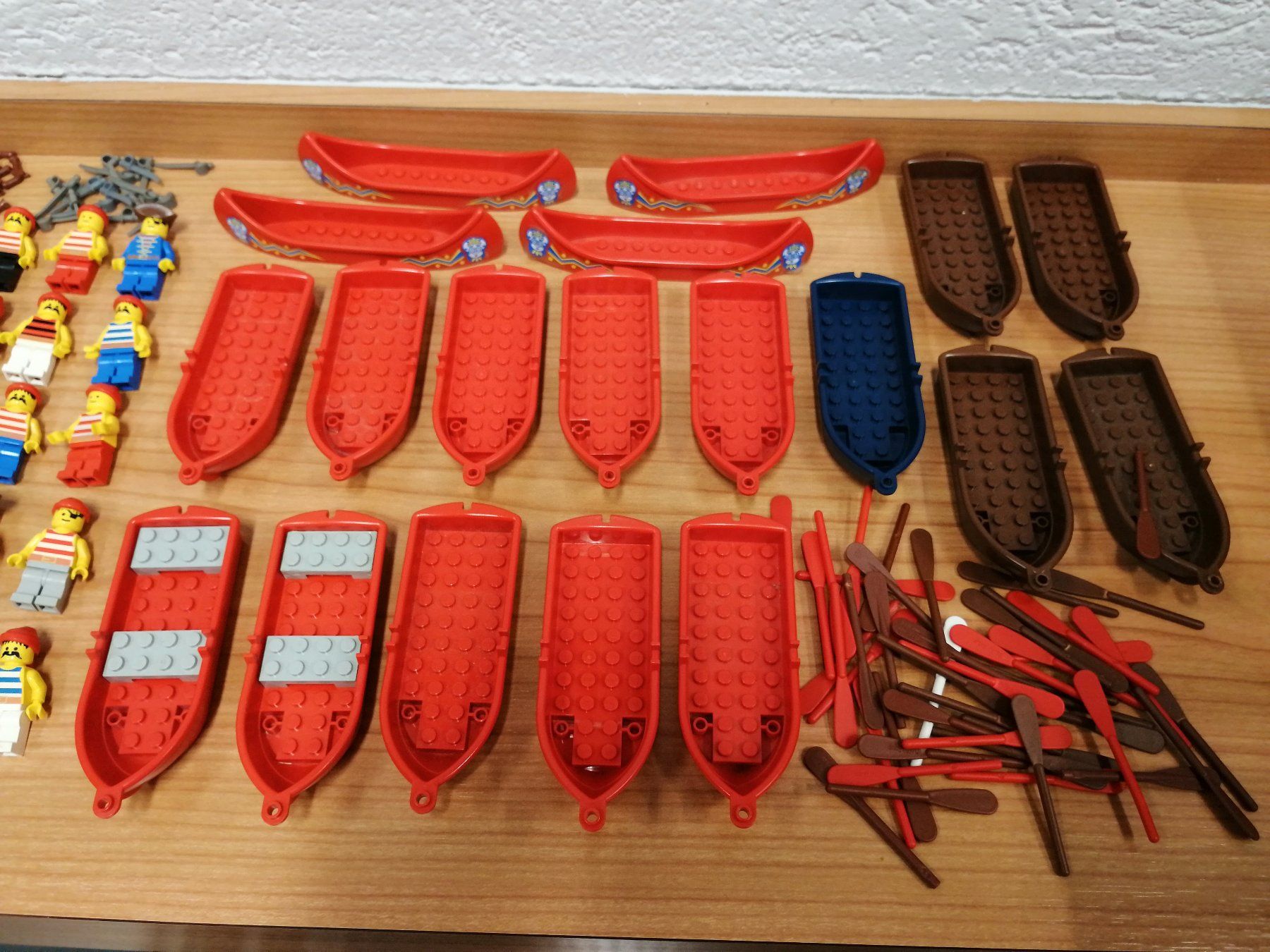 Lego Giocattoli: Lego Piraten Minifiguren und Boote – Usato da Sils im Domleschg venduto da AMAG_AUDI_ZH 2