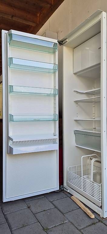 Electrolux Frigoriferi: Kühlschrank Electrolux IK 281.4 LI – Usato da Schänis venduto da 1234567890ABCDEF