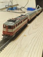 Lima H0 Lokomotive mit Lima personnenwagen 