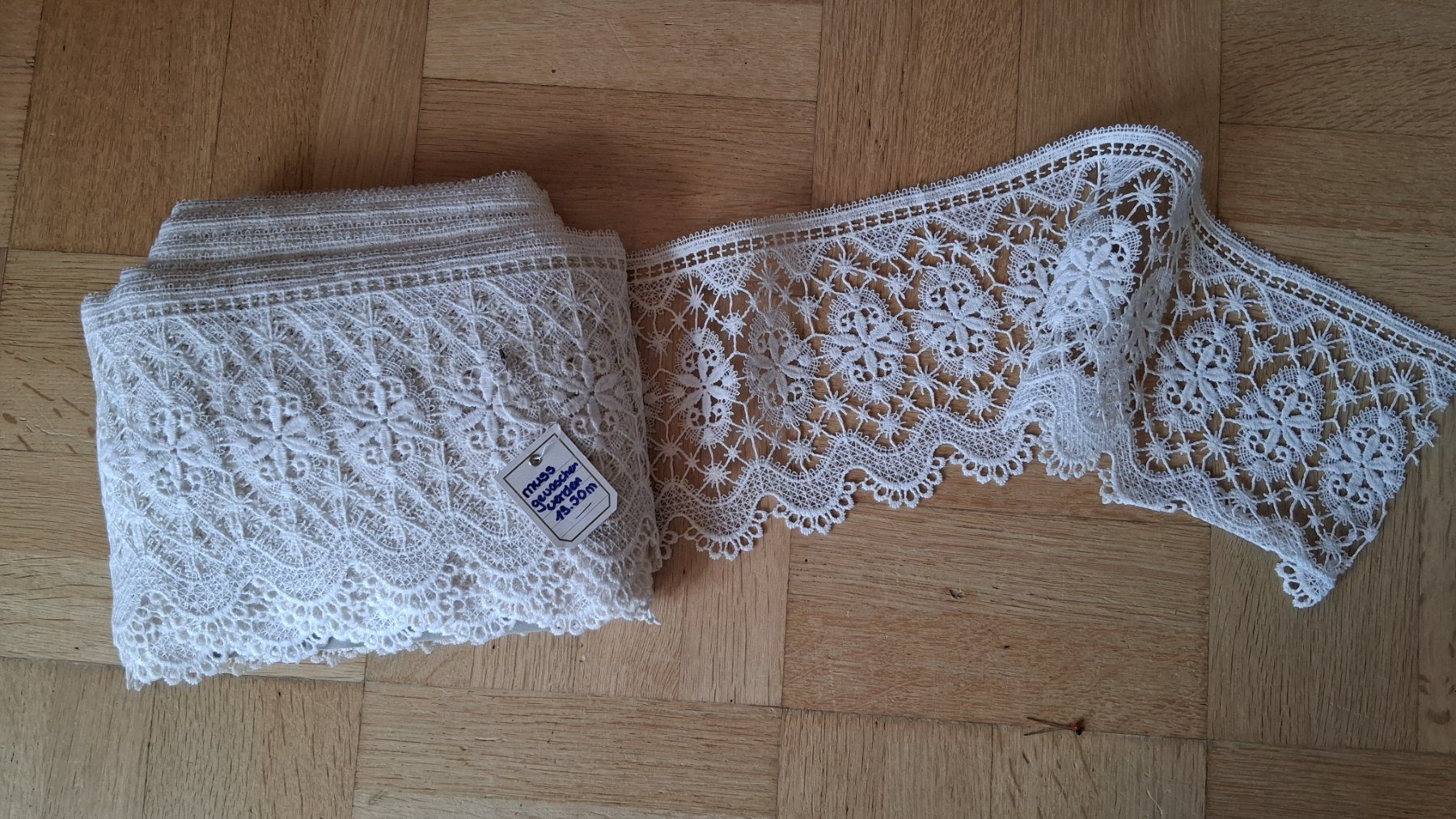 Tessuti: Vintage Spitze, ca. 19.30m – Usato da Schwende venduto da hetocht10