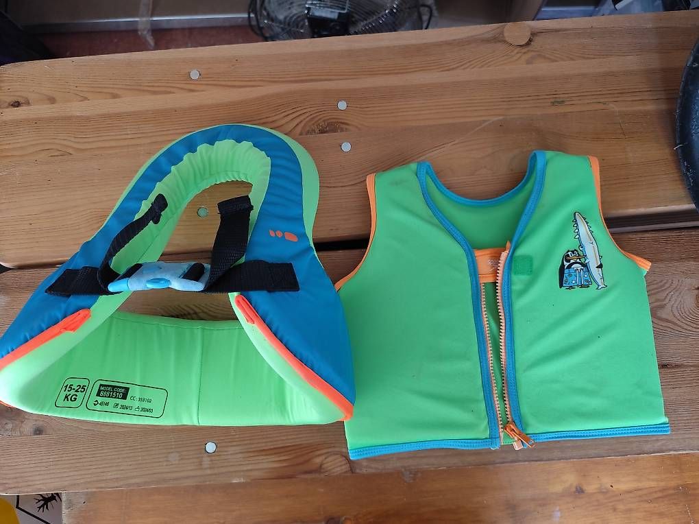 Giubbotti di salvataggio: Schwimmweste bis 15kg – Usato da St. Antoni venduto da bill_7