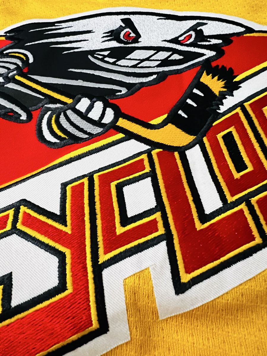 Leibchen & Hosen: Hockey Cincinnati Cyclones  – Gebraucht aus Bern von Things4U2buy 3