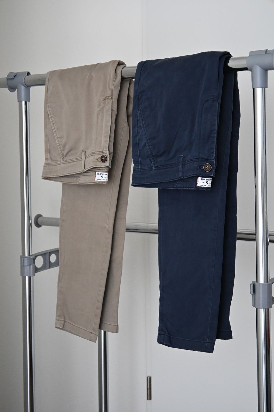 Jack & Jones Pantaloni: 2x Jack & Jones Chino Gr. 31/30 – Usato da Altwis venduto da Jansky36