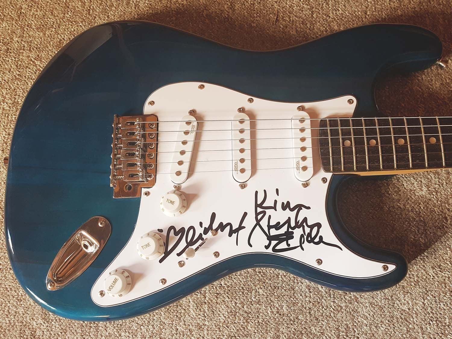 Autografi: Stephan Eicher - Autogramm auf Gitarre – Usato da Kaisten venduto da Simpsons4