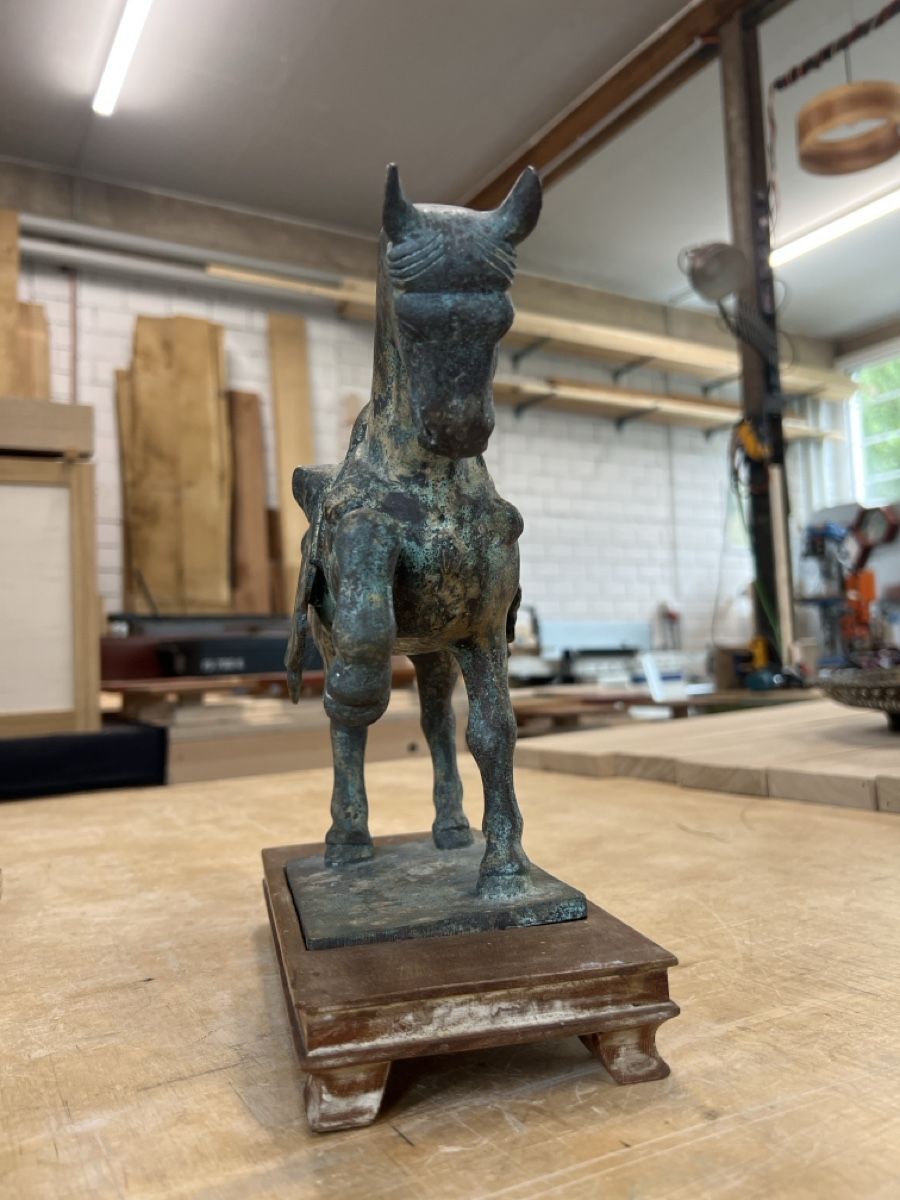 Figurines: Bronzefigur Pferd mit Sockel antiker Stil – D'occasion à Perlen par Chregle1 1