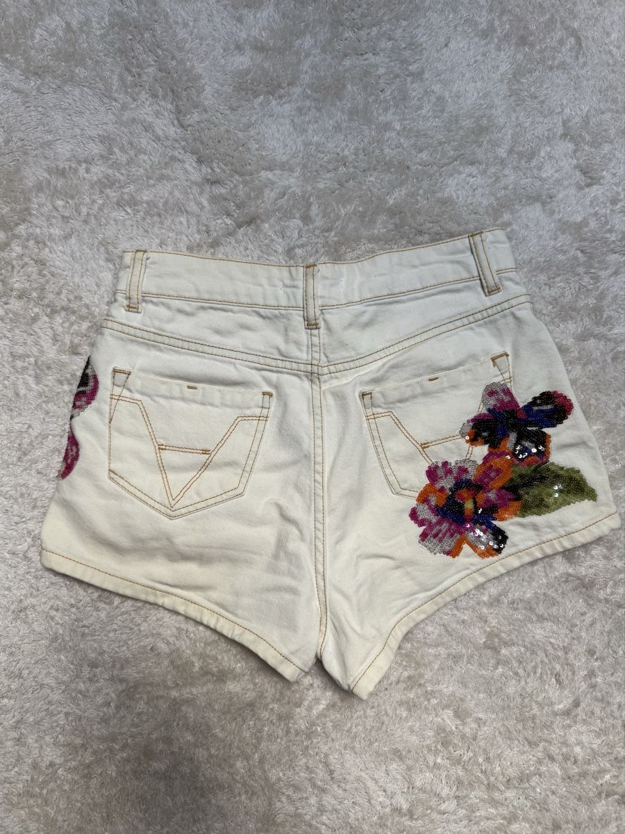 Pantalons: AMEN shorts 430€ – D'occasion à Barna par orbuyorcry 1