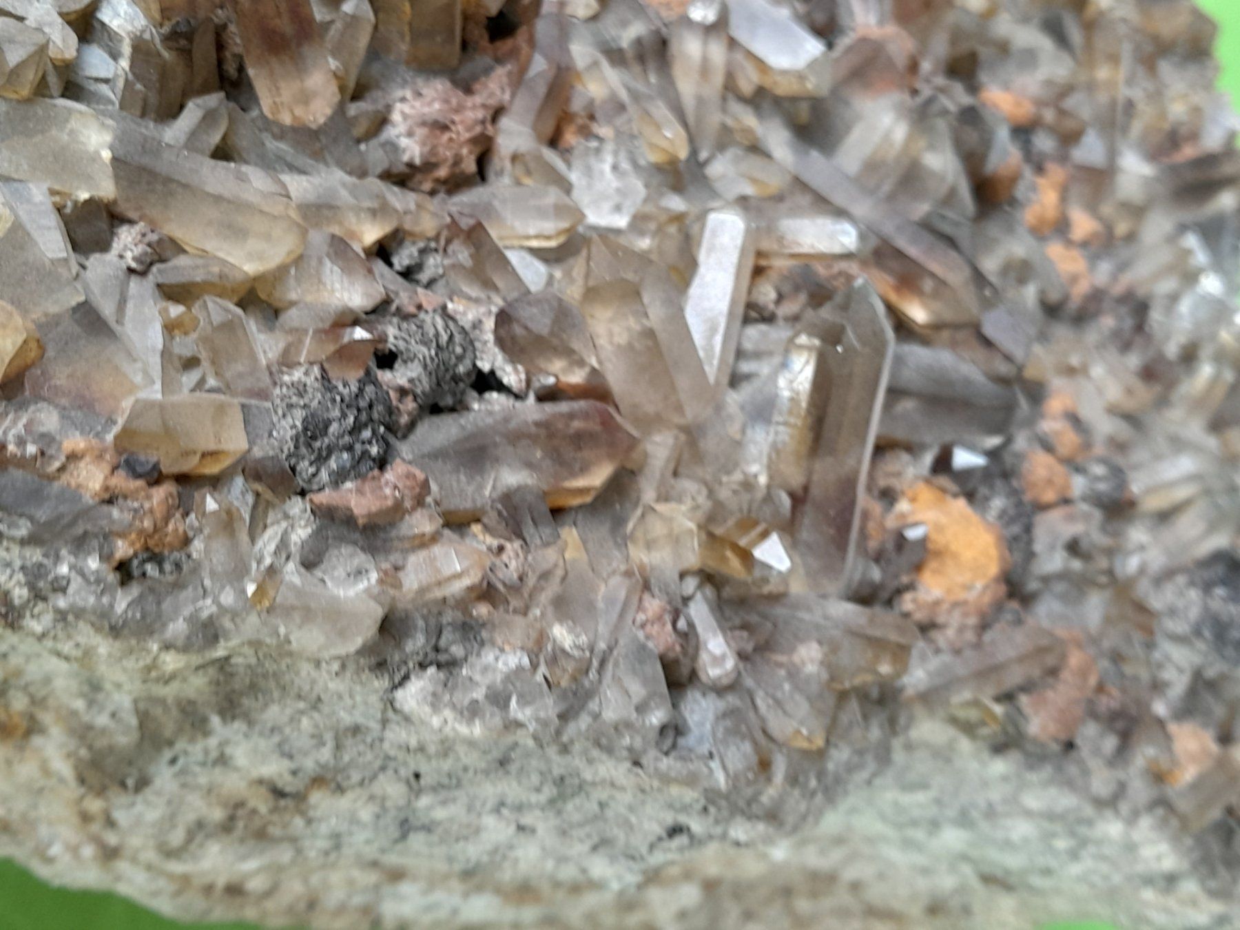Minerali & Pietre curative: Bergkristall/Rauchquarz-Stufe gross – Usato da Aeschi b.Spiez venduto da 52_wochen 8