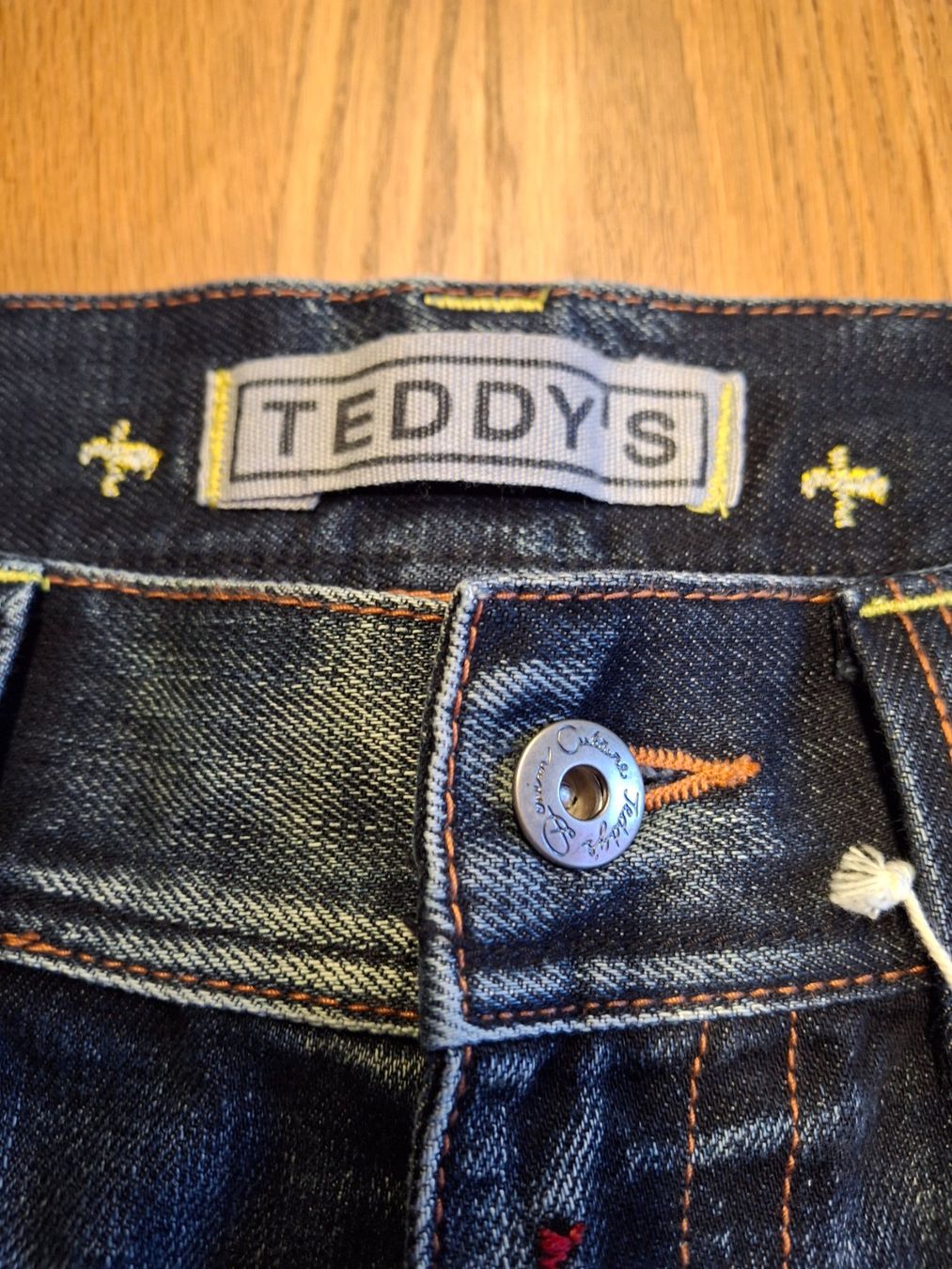 Jeans: Schweizer Kult Herren Jeans – Nuovo e nell'imballaggio originale da Hasle b. Burgdorf venduto da Cefamo 2