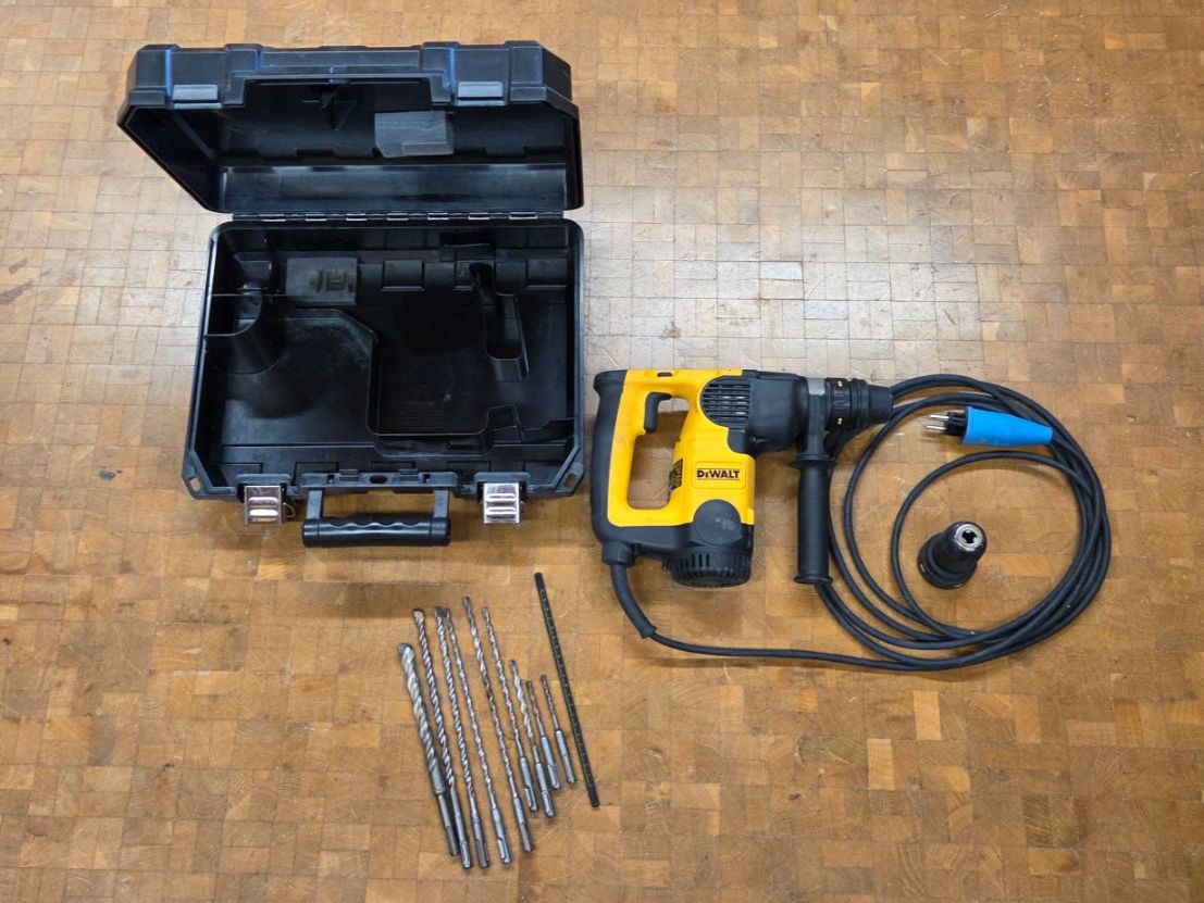 Dewalt Bohrmaschinen: DeWalt Bohrhammer mit Zusatz-Bohrfutter – Gebraucht aus Sigriswil von Ahorn58 3