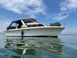 Gepflegtes Motorboot zu verkaufen - Bereit für den Sommer!