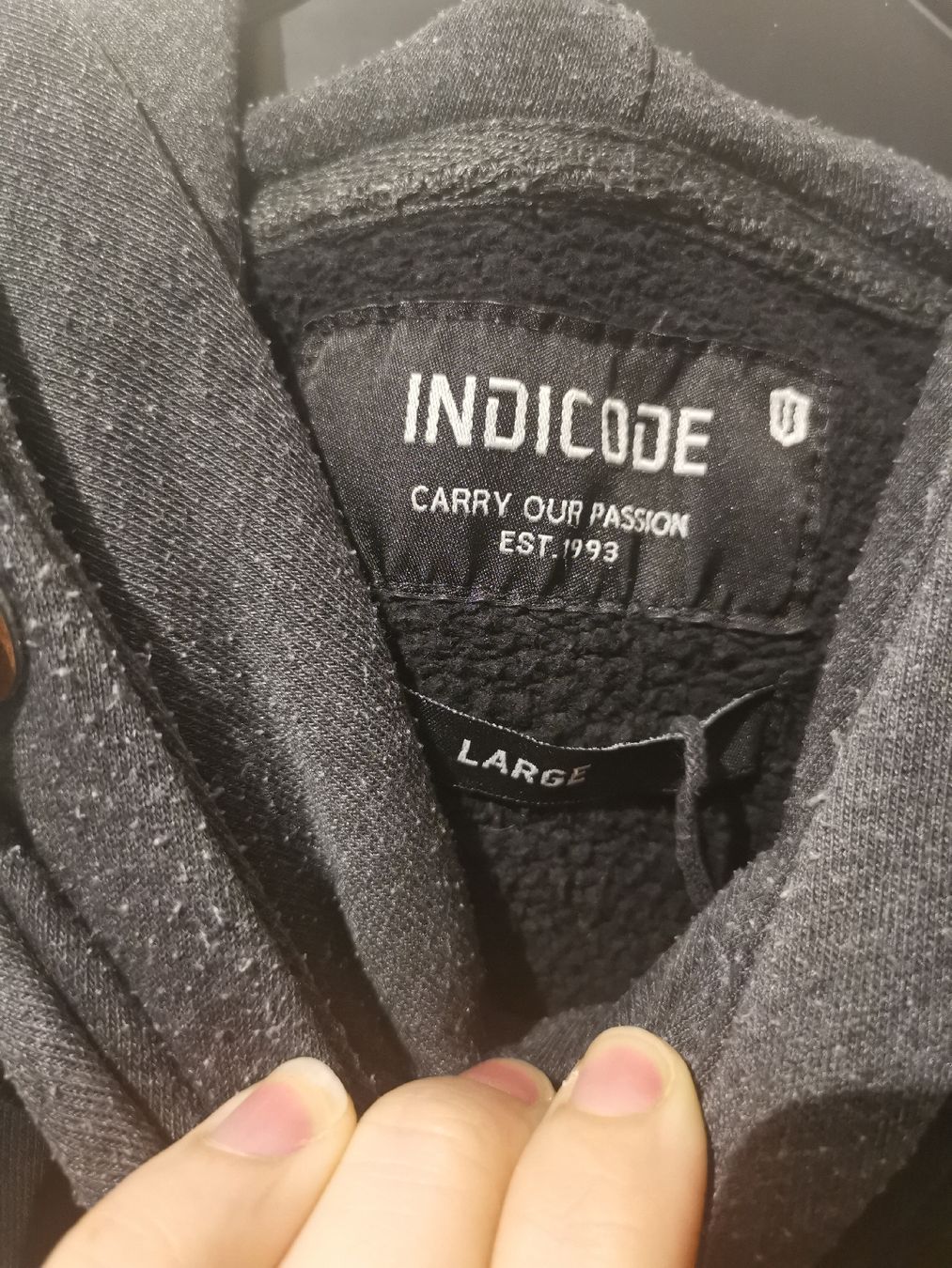 Maglioni & Felpe: INDICODE Herren Kapuzenpullover Grösse L schwarz – Usato da Gelfingen venduto da Meierbeat 2