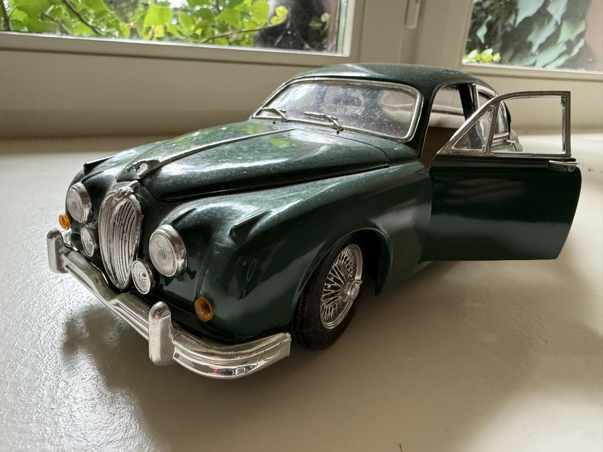Jaguar Modellini d'auto: Jaguar MK2 1962 – Usato da Burgdorf venduto da Jvan07 1