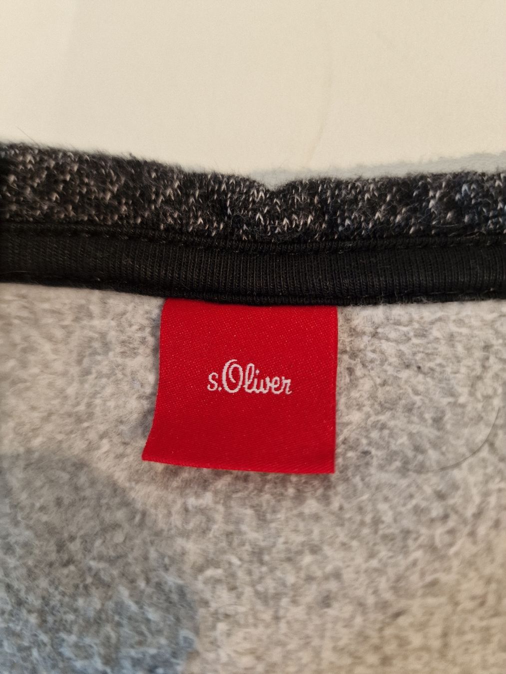 Maglioni & Felpe: S.Oliver Mädchen-Pullover Gr. 164 mit Sternen – Usato da St. Margrethen SG venduto da Goldig 4