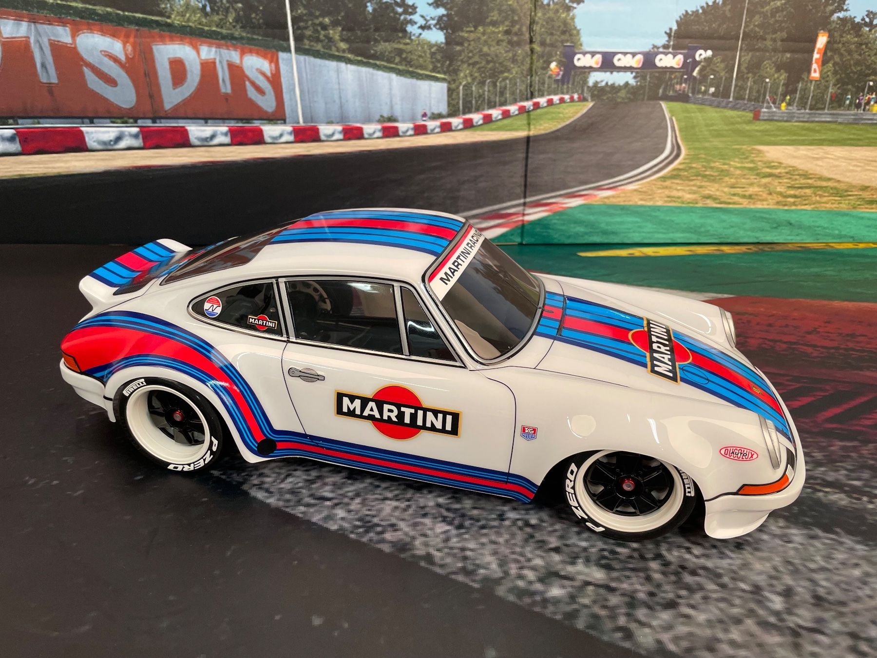 Tamiya Modellismo RC: Tamiya Porsche 911 RS Martini – Nuovo (secondo la descrizione) da Uznach venduto da nightcrawler 2