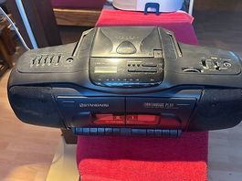 Radio cassette, CD.