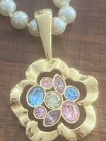 Perlenkette mit Blumenanhänger goldfarben und Steinen