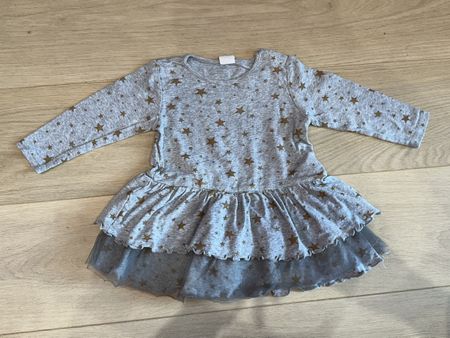 Jolie robe grise étoiles dorées 80cm 9-12 mois