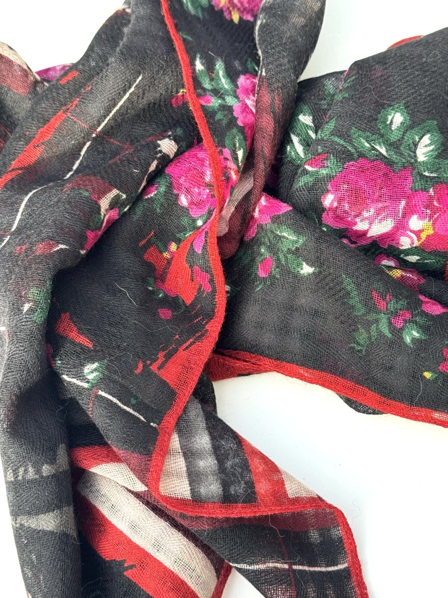 Kenzo Foulards, Tücher & Schals: Kenzo écharpe décor floral – Gebraucht aus Courtaman von sultan16 4