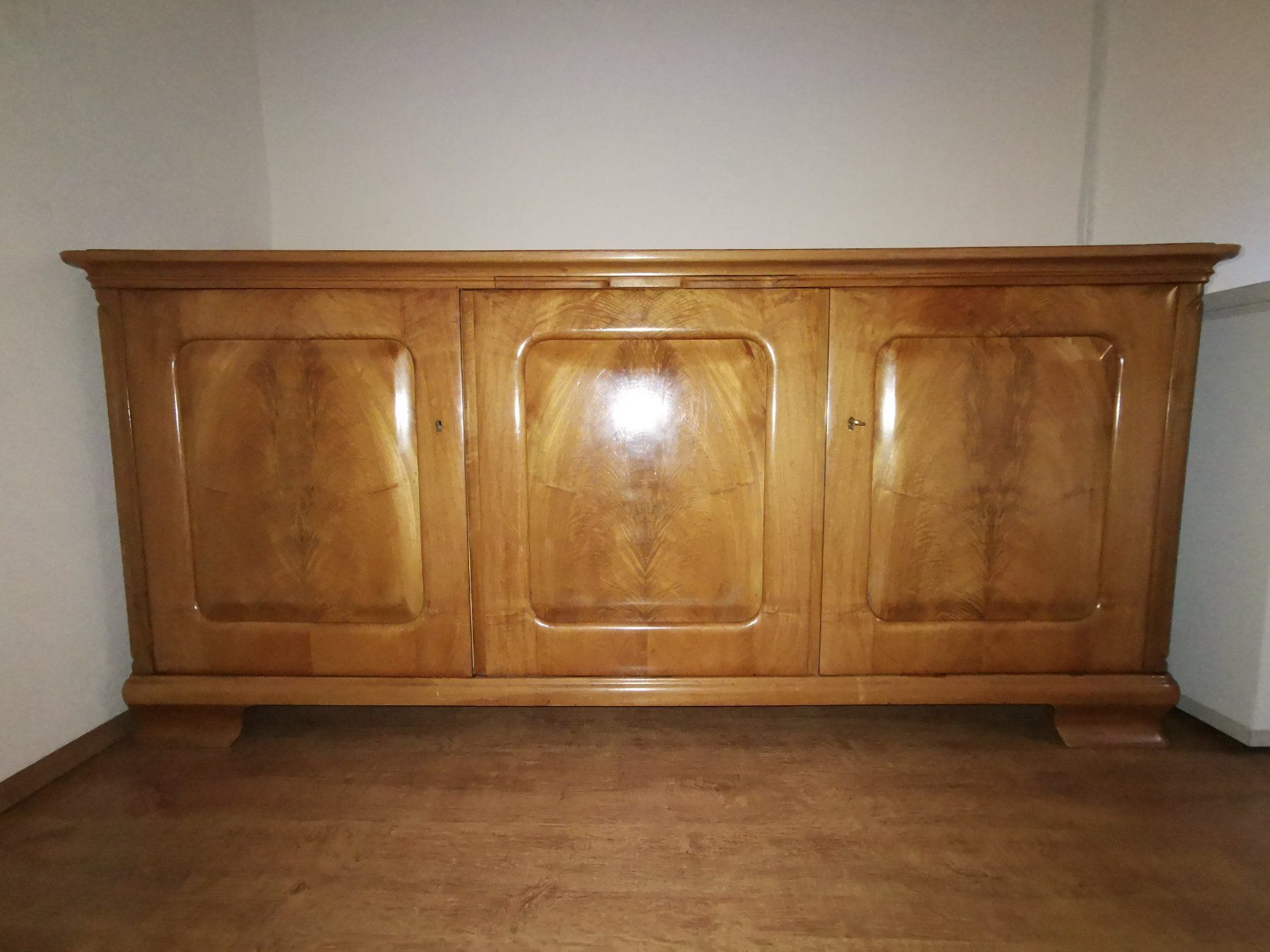 Armadi: Sideboard, Holz Regal, Alter Schrank – Usato da Schaffhausen venduto da _ALEJNA_