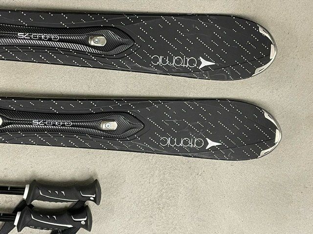Atomic CLOUD 8 (EIGHT) - Skis d'occasion Femme - Top N Sport
