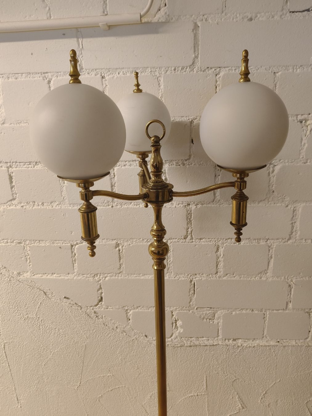 Lampade: Vintage Stehlampe mit Glaskugeln – Usato da Zwingen venduto da inf_2blh 1