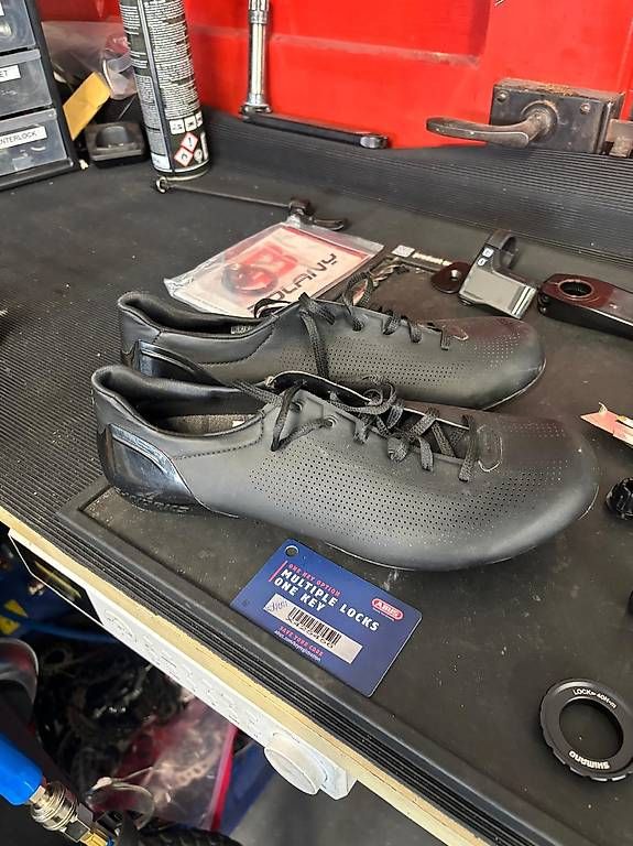 Herrenschuhe: S works Sub6 42 black – Gebraucht aus Casima von fli_kc2y
