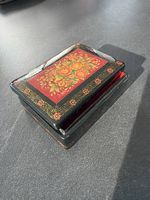 Russische Lackschatulle mit Rosenmotiv 