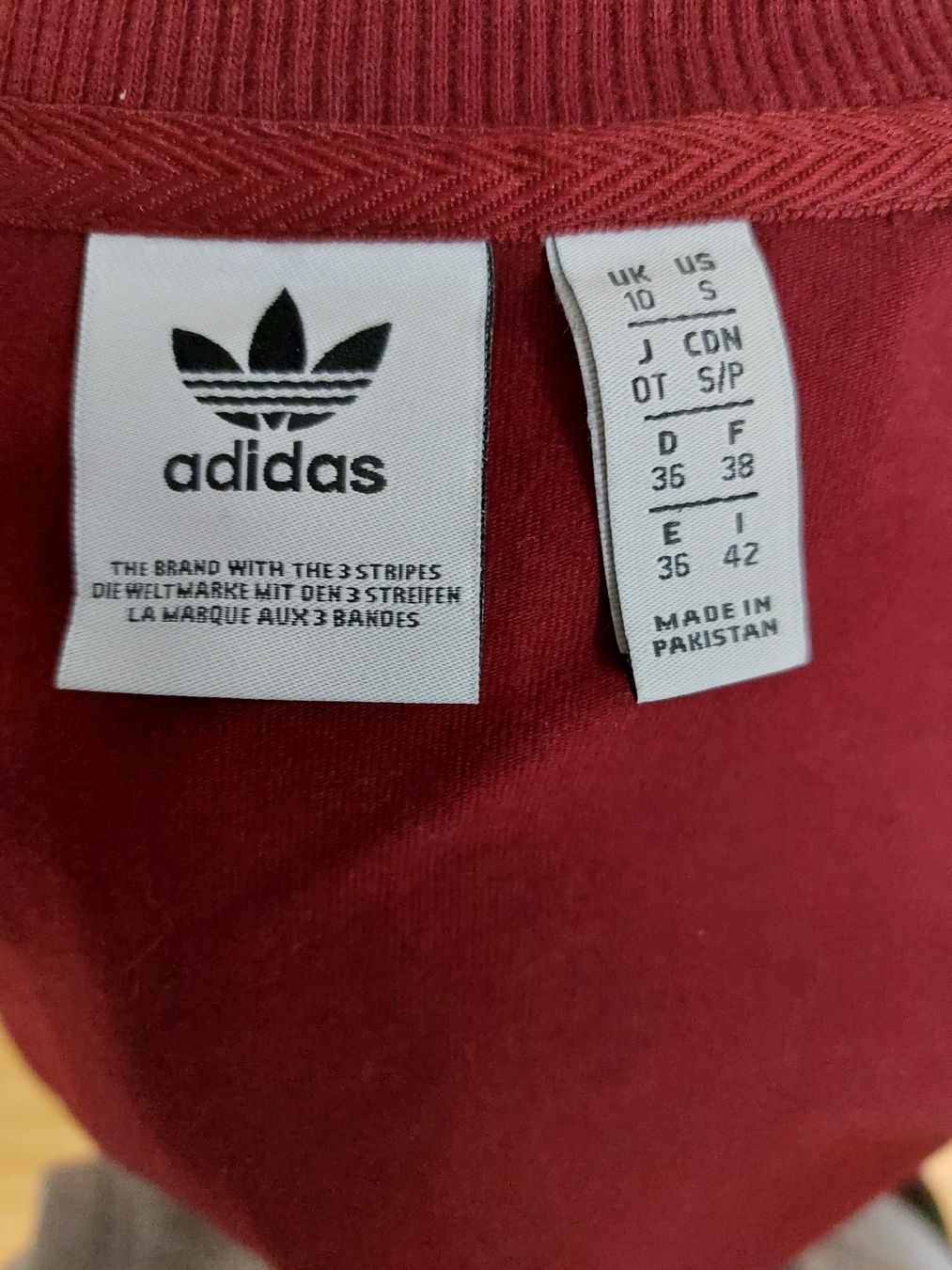Adidas Kleider: Adidas Kleid Dunkelrot – Gebraucht aus Frauenfeld von Gzorzi 3