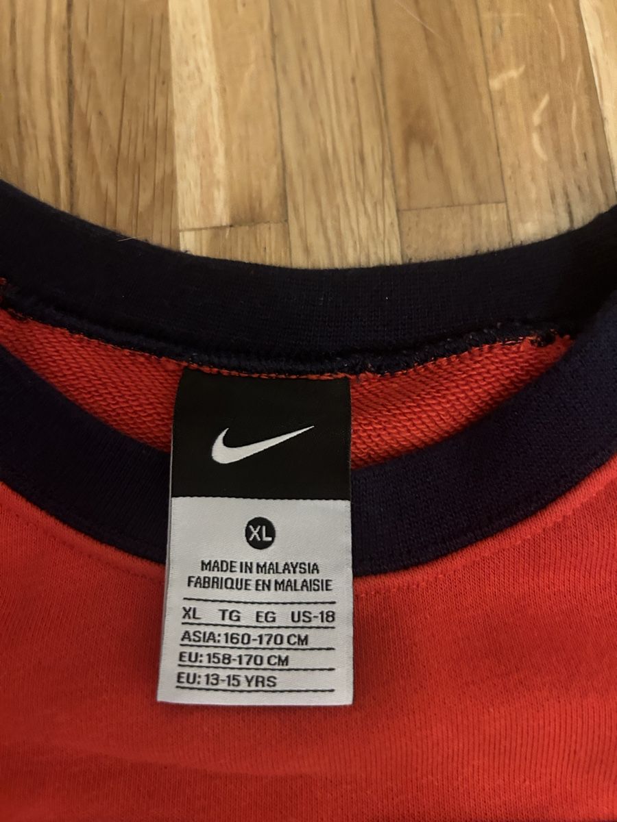 Nike Maglioni & Felpe: Nike Retro Sweater – Usato da zürich venduto da N2424 1