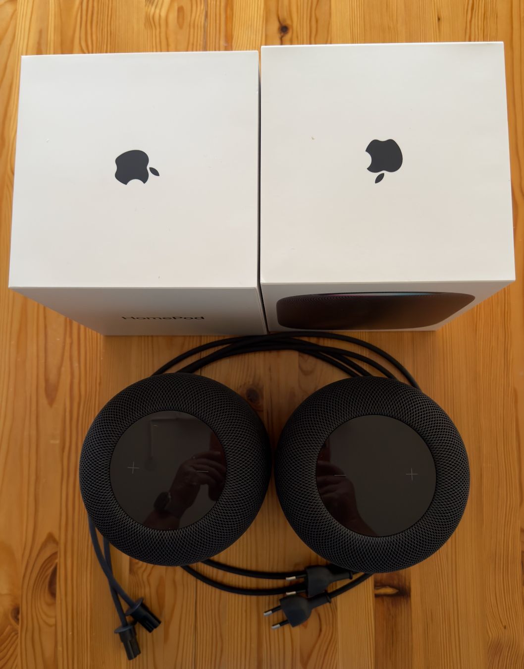 Apple Casse acustiche: 2 x HomePod, Serie 2, Model Nummer A2825 – Usato da Lachen SZ venduto da Nicko 1
