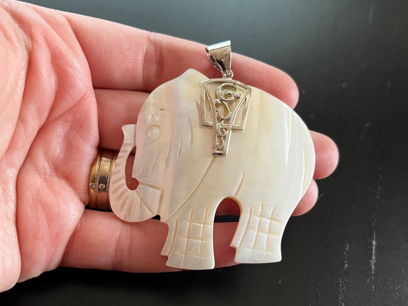 Pendentifs: Amulett/ Anhänger Elefant aus Perlmutt – Neuf (Voir description) à Gams par Mariawicca 1