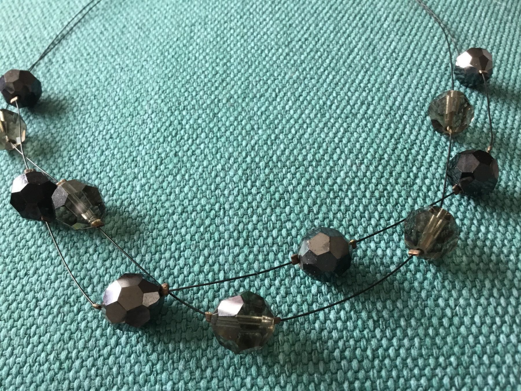Catenine: Collier tour de cou perles noires – Nuovo e nell'imballaggio originale da Le Landeron venduto da nic_8hd5 1