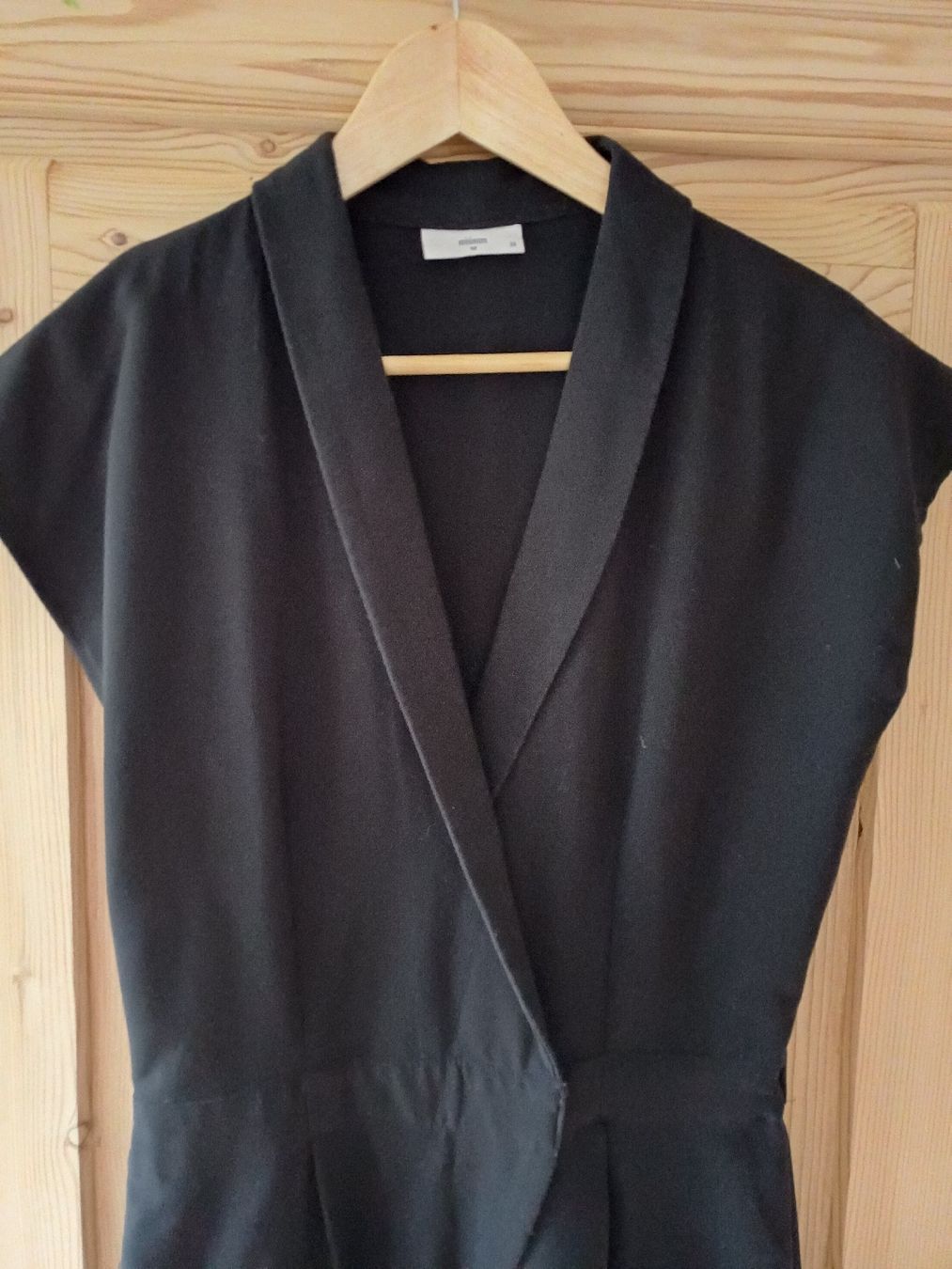Tute: Schwarzer Jumpsuit von Minimum Grösse 38 Top! – Usato da St. Gallen venduto da luc_kw7x 1