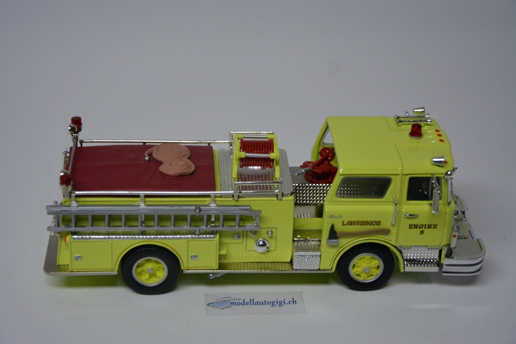 Kit di modellismo & Modellini statici: Mack CF Pumper - Lawrence MA, Corgi 1:50 – Nuovo e nell'imballaggio originale da Goldach venduto da Feivel9 5