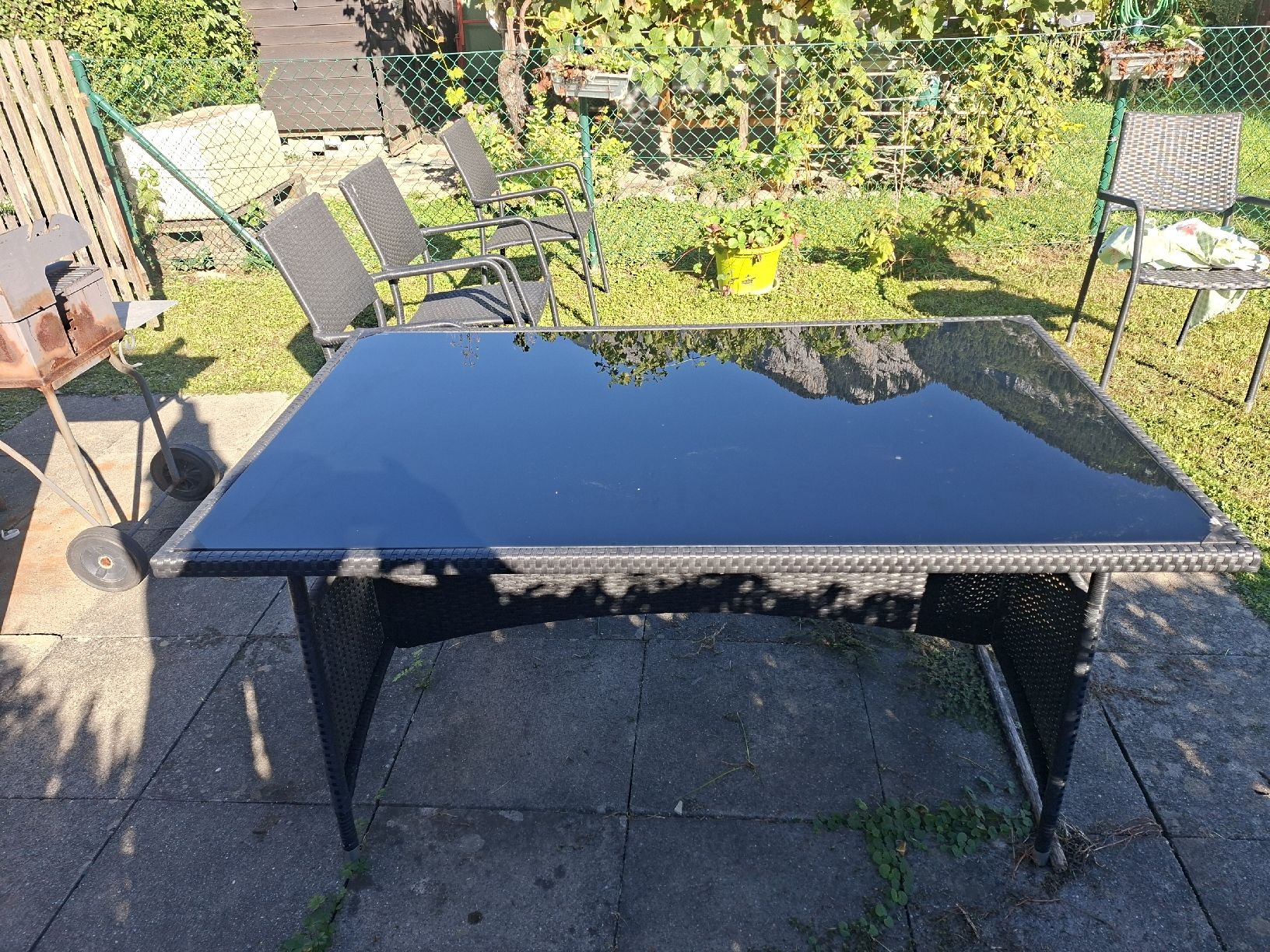 Set de table et chaises: Table de jardin avec 4 chaises – D'occasion à St-maurice par AHTP 2