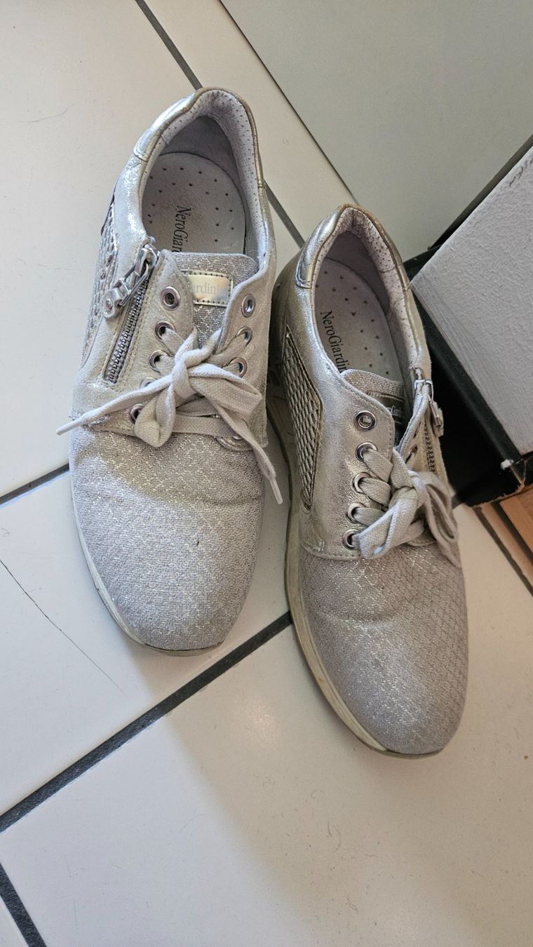 Scarpe da donna: Scarpe Nero giardini n.39 – Usato da Melano venduto da H-Sara