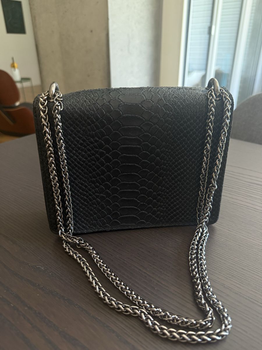 Taschen für Damen: Schwarze Umhängetasche Leder – Gebraucht aus Zürich von starbucks8 2