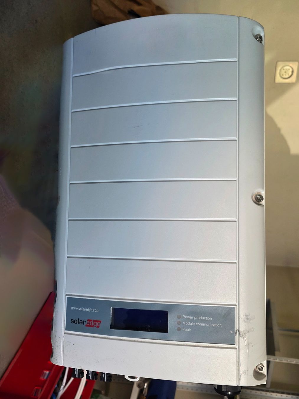 SolarEdge Inverter: SolarEdge SE27.6K Photovoltaik-Wechselrichter 27.6 kW – Usato da Badäl venduto da RYzeR9980X4D