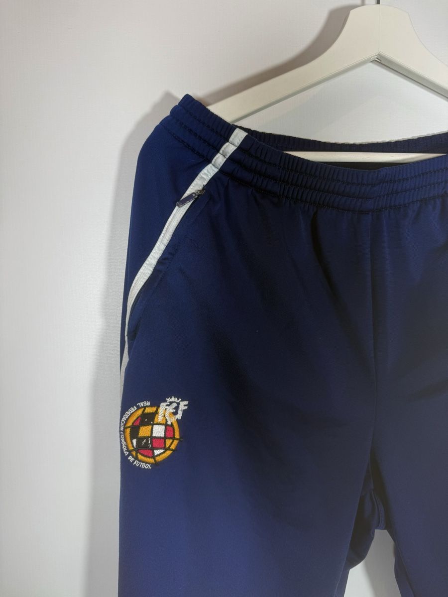 Adidas Pantaloni: Adidas Spanien Vintage Trainerhosen M – Usato da Mühledorf BE venduto da ericgrunder_12 2