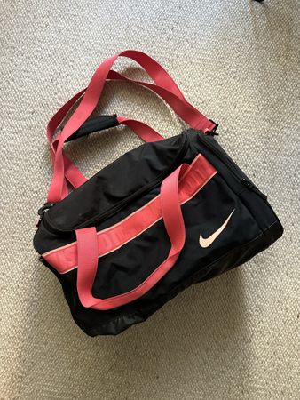 Sporttasche Nike schwarz pink ca. 45cm