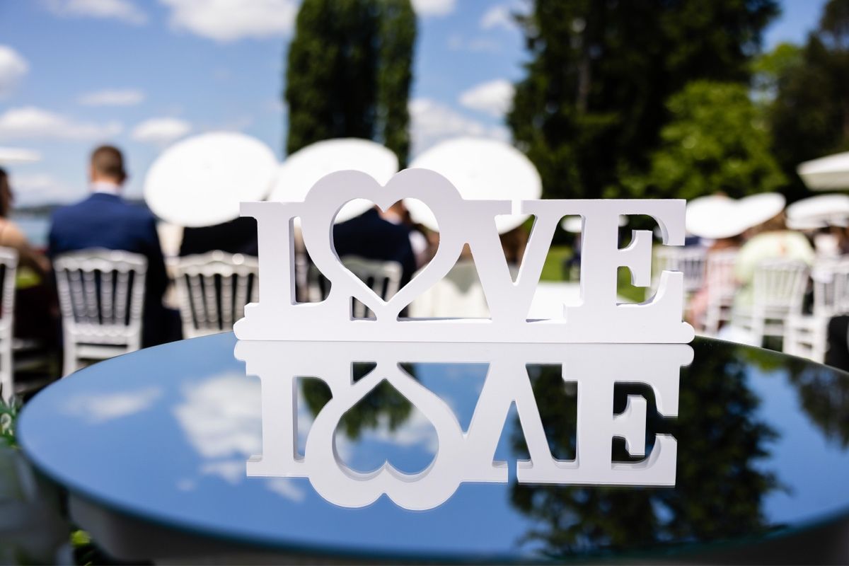 Alle Dekorationen: Love weiss – Gebraucht aus Horgen von smaally 1