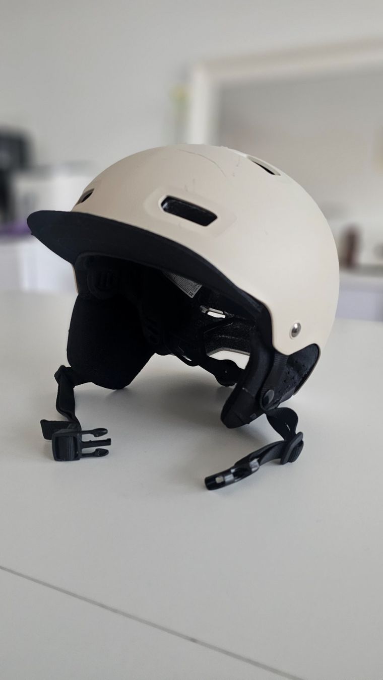 Decathlon Caschi: Btwin Fahrradhelm – Usato da Winterthur venduto da qwerty80 1