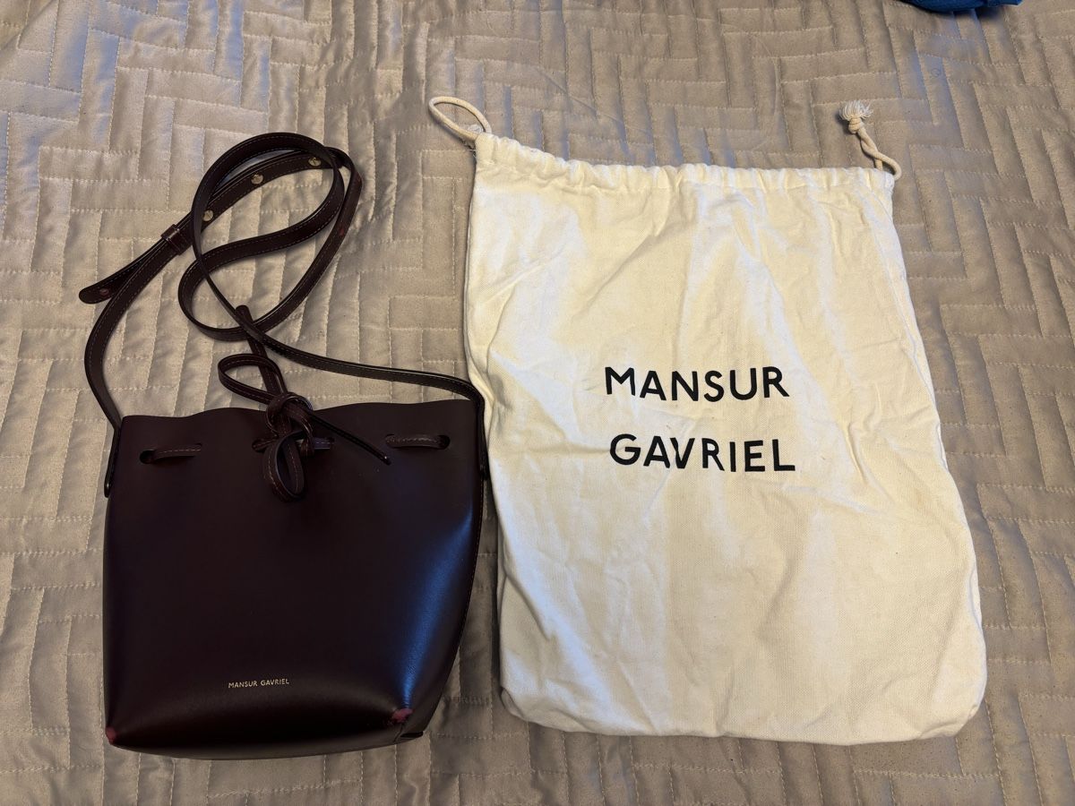 Mansur Gavriel Borse da donna: Mansur Gabriel mini bucket bag in Bordeaux – Usato da Oberägeri venduto da LacLeman39 1